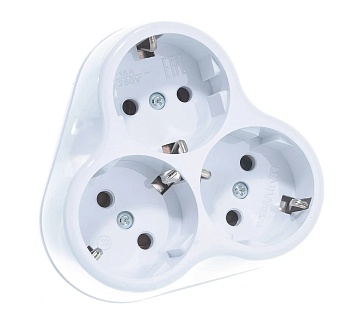 Разветвитель 3 гнезда, с/з круглый еврослот UNIVersal AК303