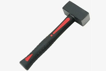 Кувалда 2000гр фибергласовая обрезинен. рукоятка "BEOROL" 245273