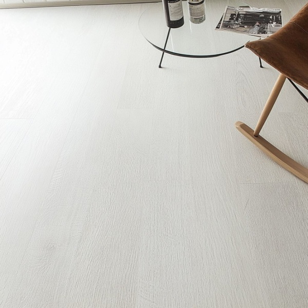 Дуб Мелас в интерьере 2